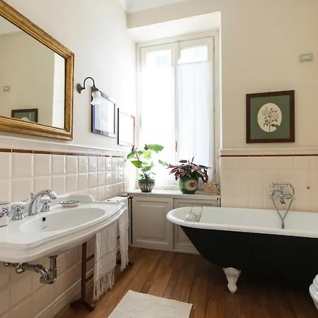 Apartment Sophisticated Near Duomo