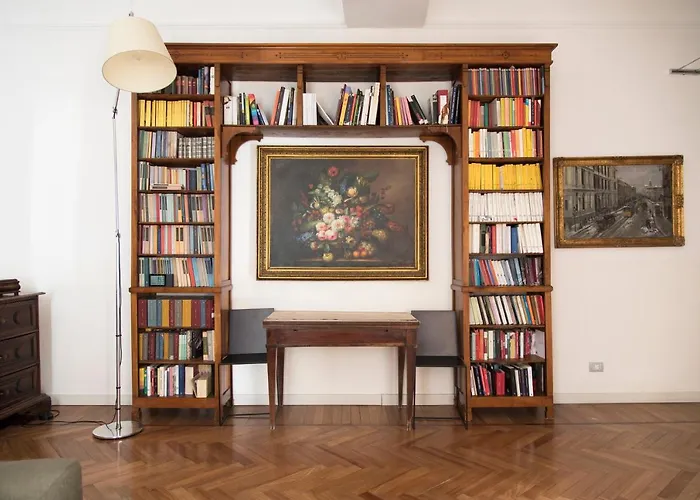Sophisticated Near Duomo Apartment *