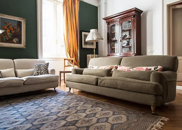 Apartment Sophisticated Near Duomo