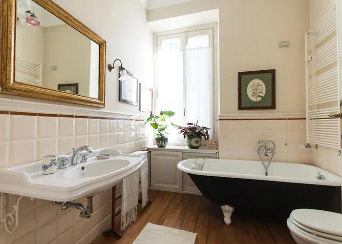 Apartment Sophisticated Near Duomo