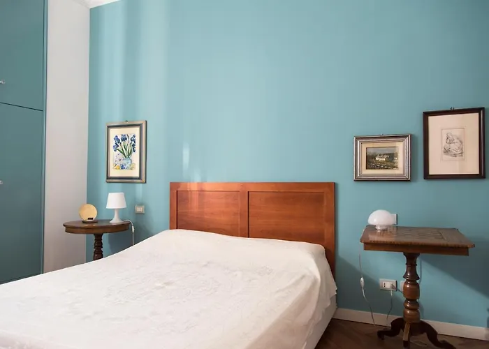 Sophisticated Near Duomo Apartment Milan